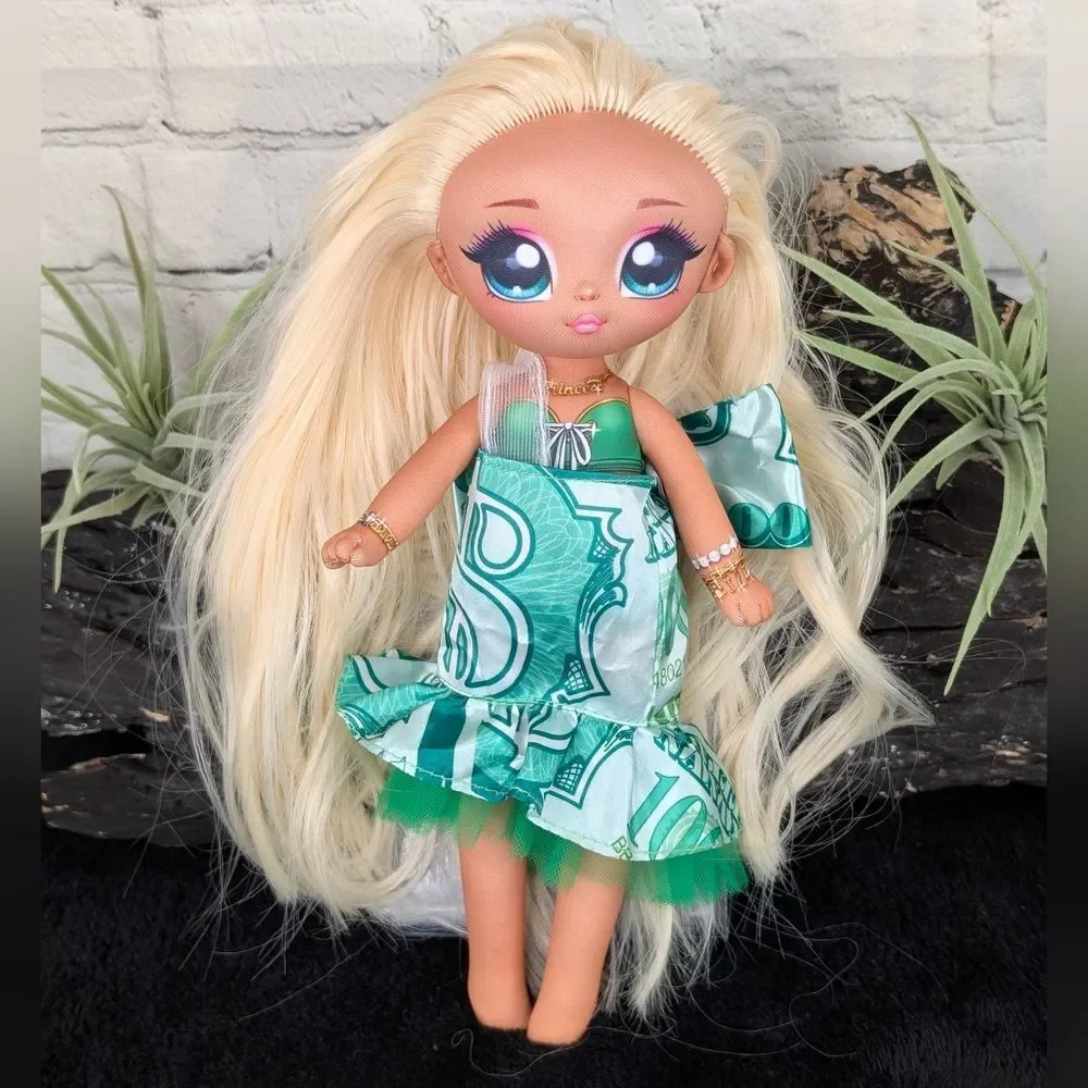 Na! Na! Na! Surprise Teens Carmen Linda Doll